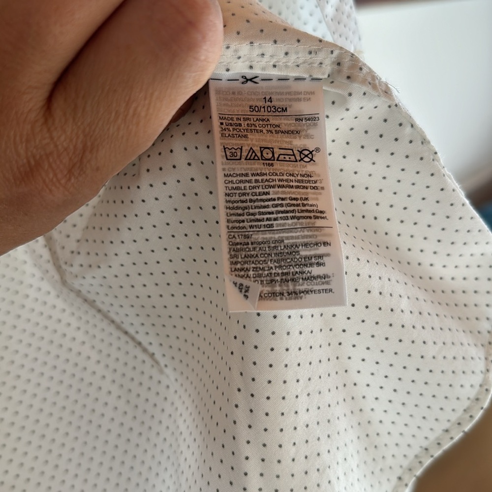 BR white Button Down w/ Black Dots #TaylorSwiftFashion - Picture 5 of 8